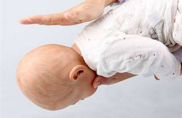 食物|有几种食物尽量别喂,不利于身体健康还存在安全隐患宝宝一岁前