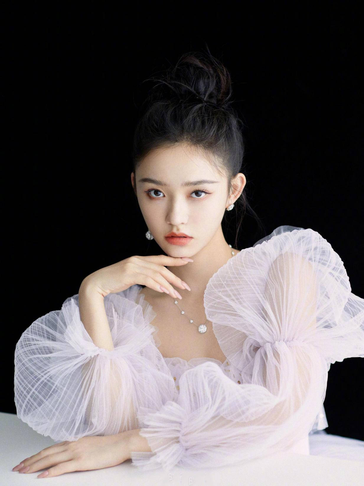 发型|丸子头不会过时，2020秋冬继续流行，高圆圆都爱上了，扎对才高级