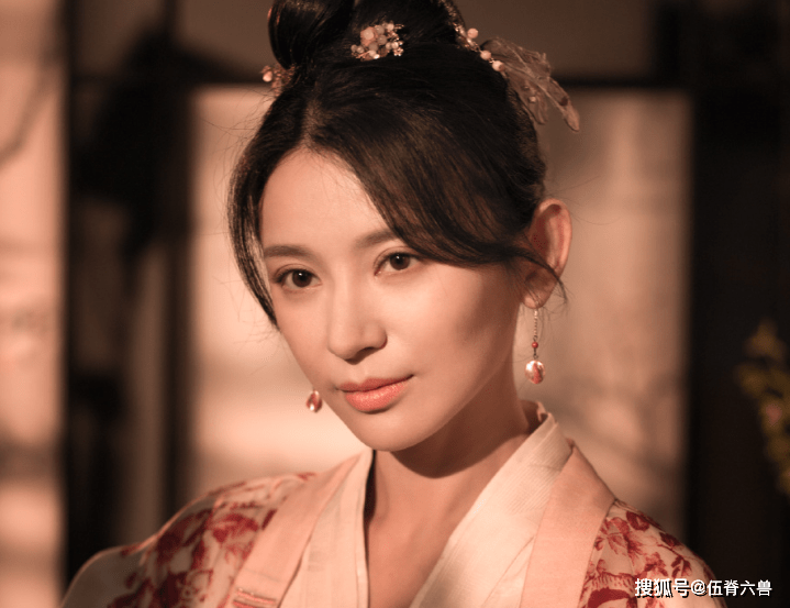 《知否》中的墨兰,在李易峰新剧中成了“颜值担当”
