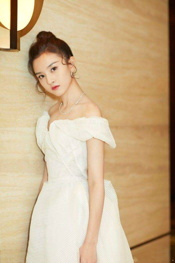 发型|丸子头不会过时，2020秋冬继续流行，高圆圆都爱上了，扎对才高级