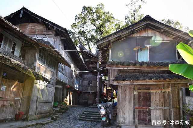 梦境之水，解密梦见发大水淹了老宅的深层含义