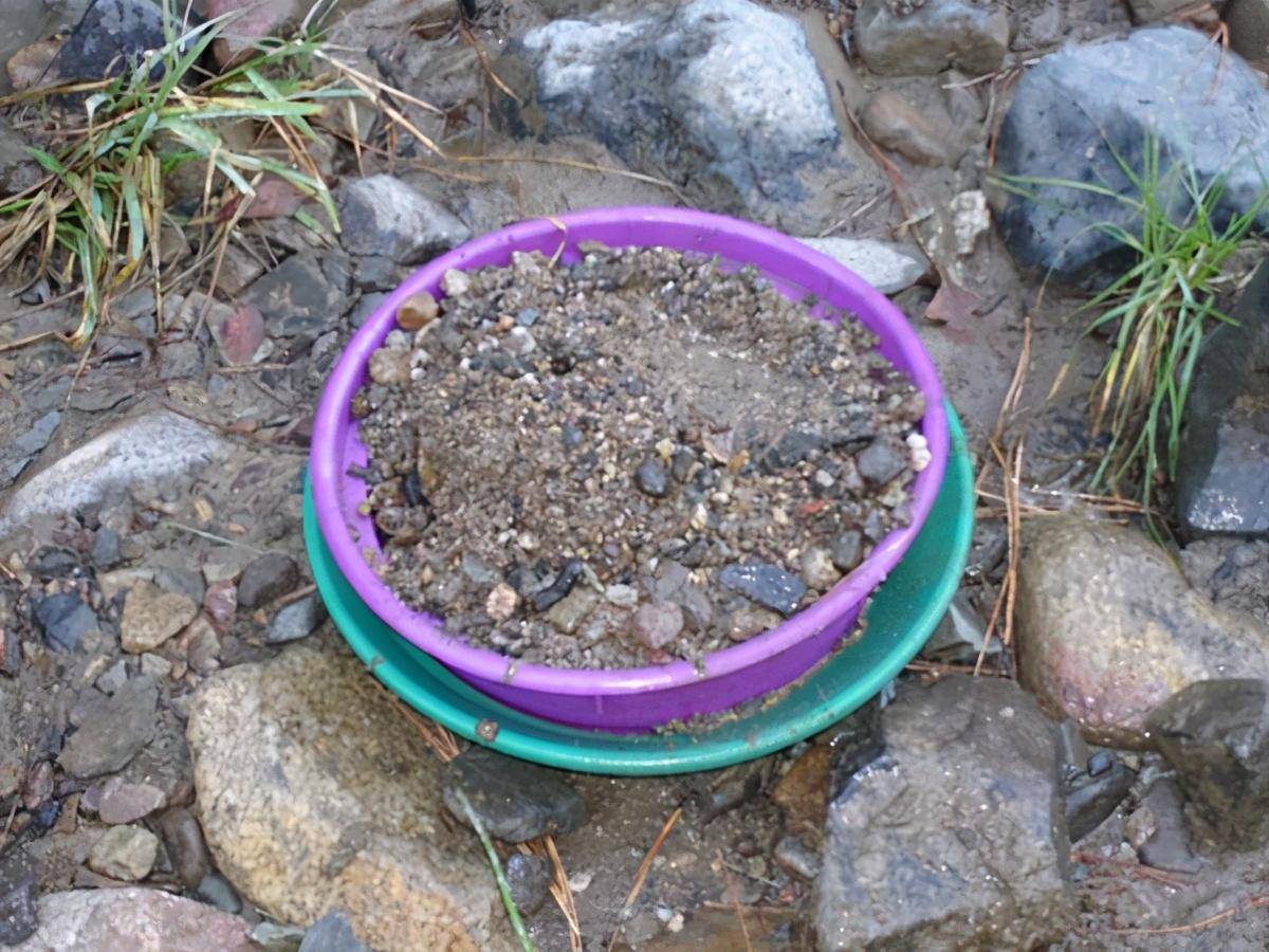 �Խ������һ�۶�λ��ɰλ�ã�������һ��4���Գ��ƽ�