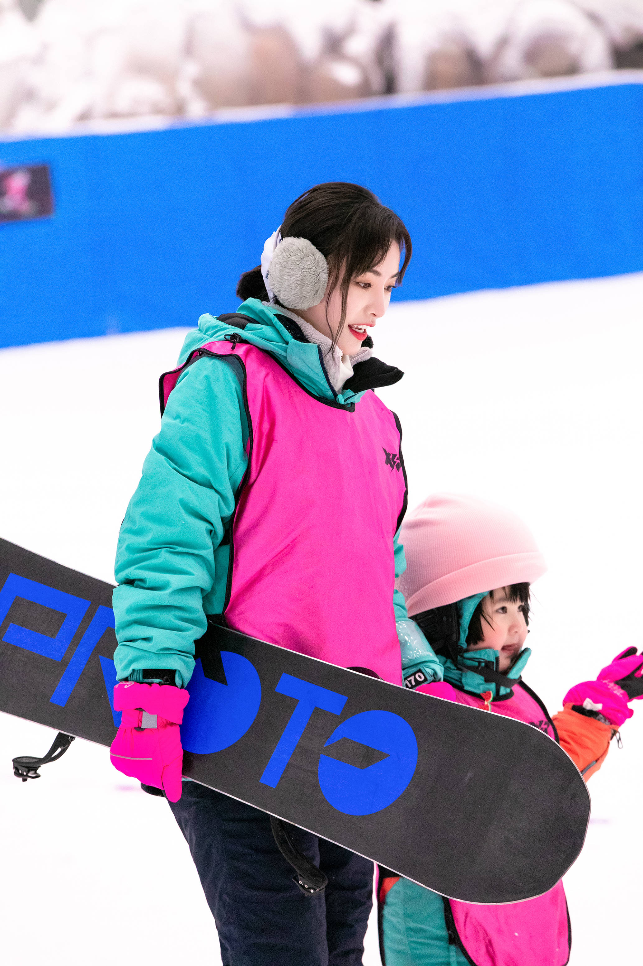 《小巨人运动会》郑希怡大秀滑雪技术 许佳琪滑