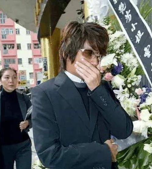 “世纪渣男”玩弄中日三大天后感情 间接致其母死亡!而今婚内出轨?!