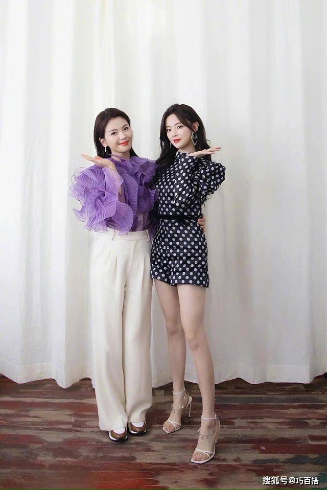 超越|刘涛杨超越破次元同框！一个甜美一个优雅，合影依旧那么美腻