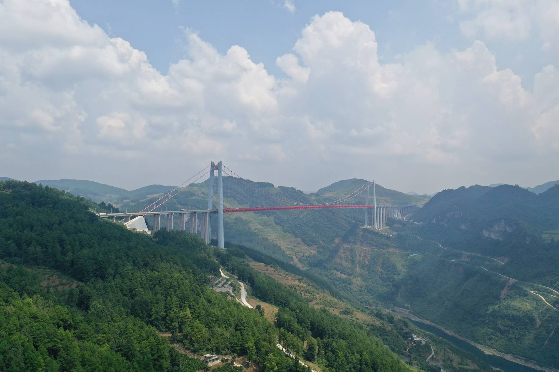 牛！贵州第一大桥清水河特大桥，总投资15亿元，壮美如云端天路