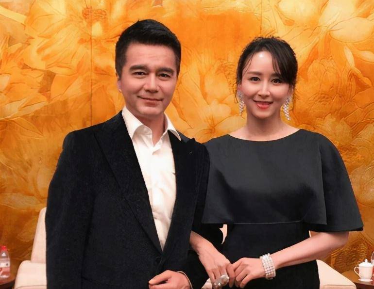 原创一生经历4段婚姻,每一任妻子都是大美人,许亚军风采仍不减当年