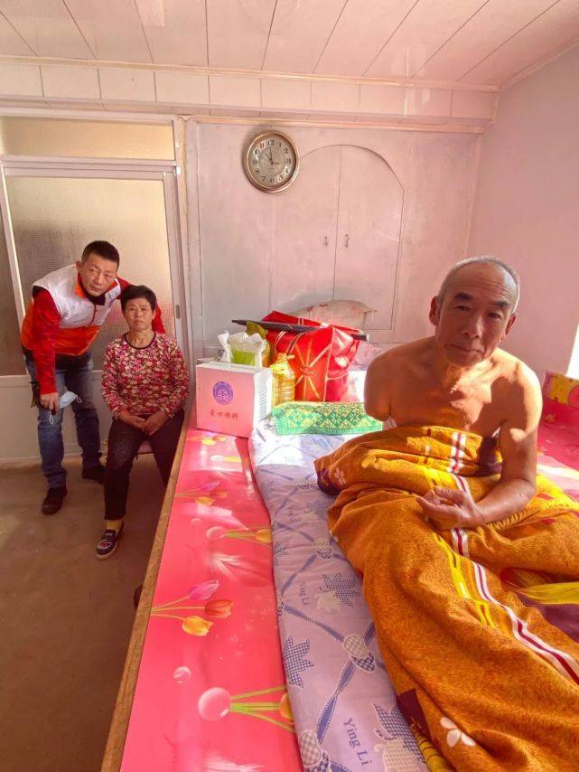 “傻”母亲拉扯智障儿子|清水慈善帮扶困难家庭