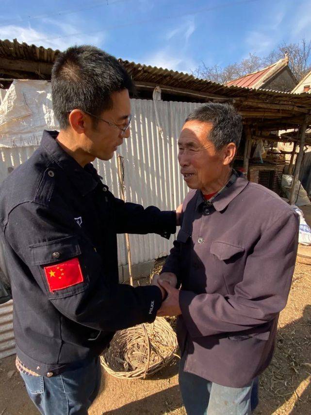 “傻”母亲拉扯智障儿子|清水慈善帮扶困难家庭