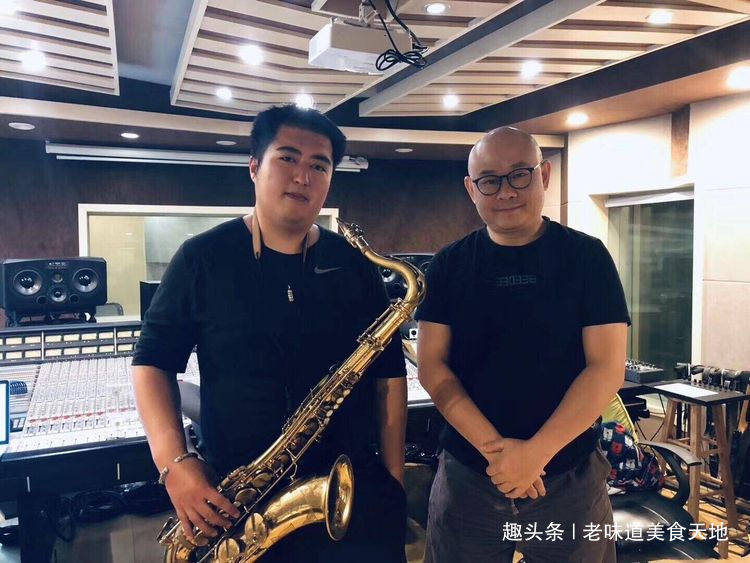 48岁刀郎近照曝光,身材明显发福,这么多年他为何选择隐退?