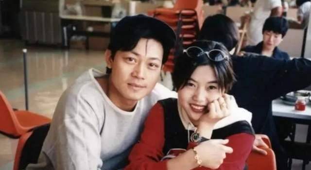 第二段恋情是在马来西亚,曾伟权结识了叶丽仪,两人交往了三年后分手.