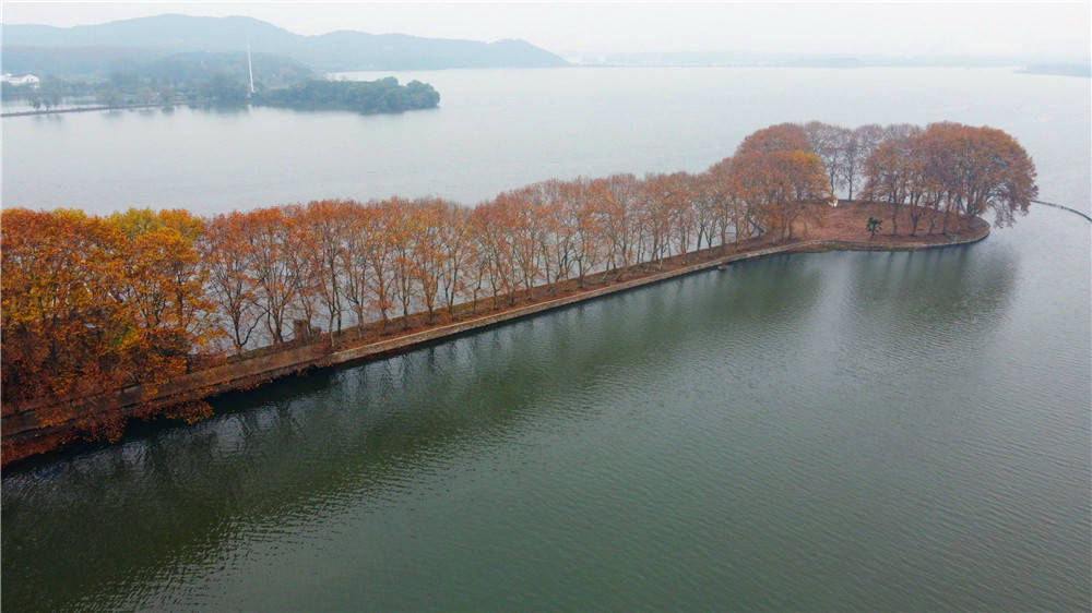 航拍东湖绿道团山美景