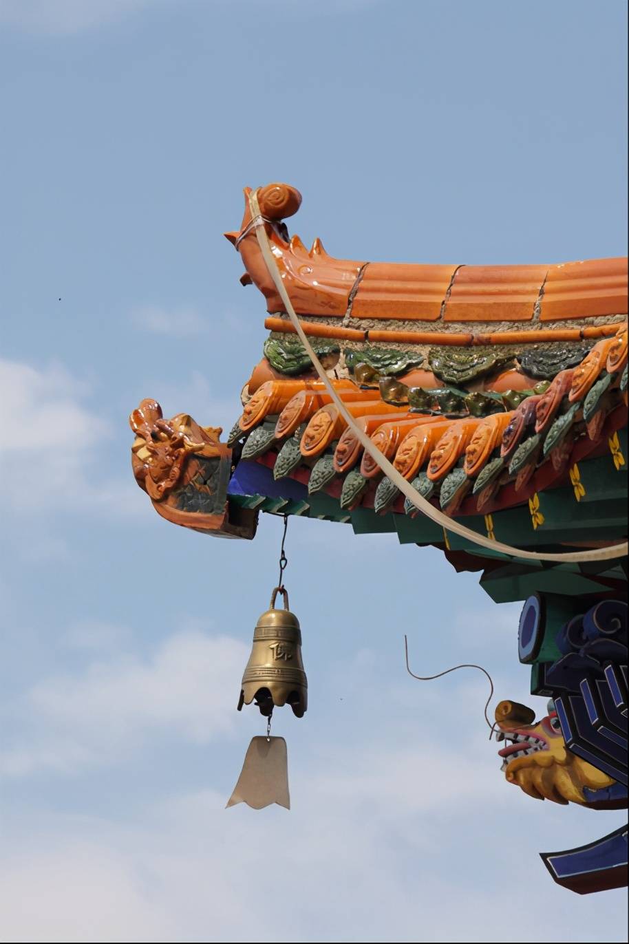 它在中国古代有好几个称呼，如“风铎”“宝铎”“檐铃”“檐马”“铁马