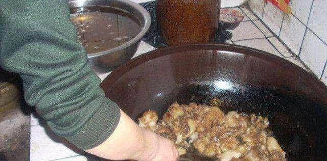 猪油需要放什么东西吗 dd54a583fef34ffeb29bd4a368fc85b6.jpeg