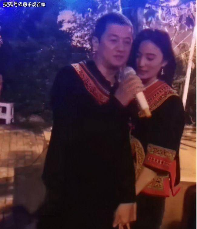 李亚鹏新恋情曝光后首现身，未见小19岁女友陪伴