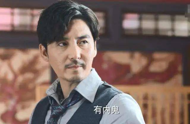 《隐秘而伟大》口碑爆棚，最火的不是李易峰，