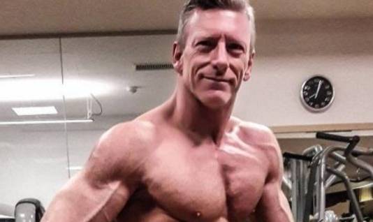 多少岁开始长胸毛 0afbf00101674d7ba4e87a19d14c24f8.jpeg