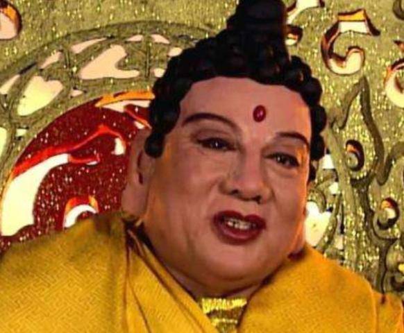 他是如来佛祖的扮演者,因太逼真被路人跪拜,买佛像竟然发现是自己