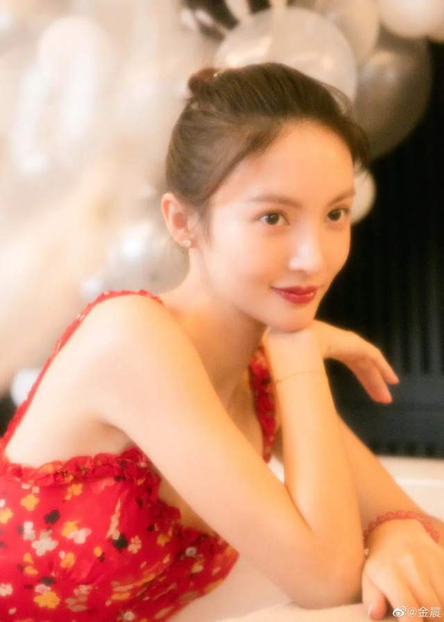 明明是内娱颜值天花板,为什么她却故意扮丑10年?