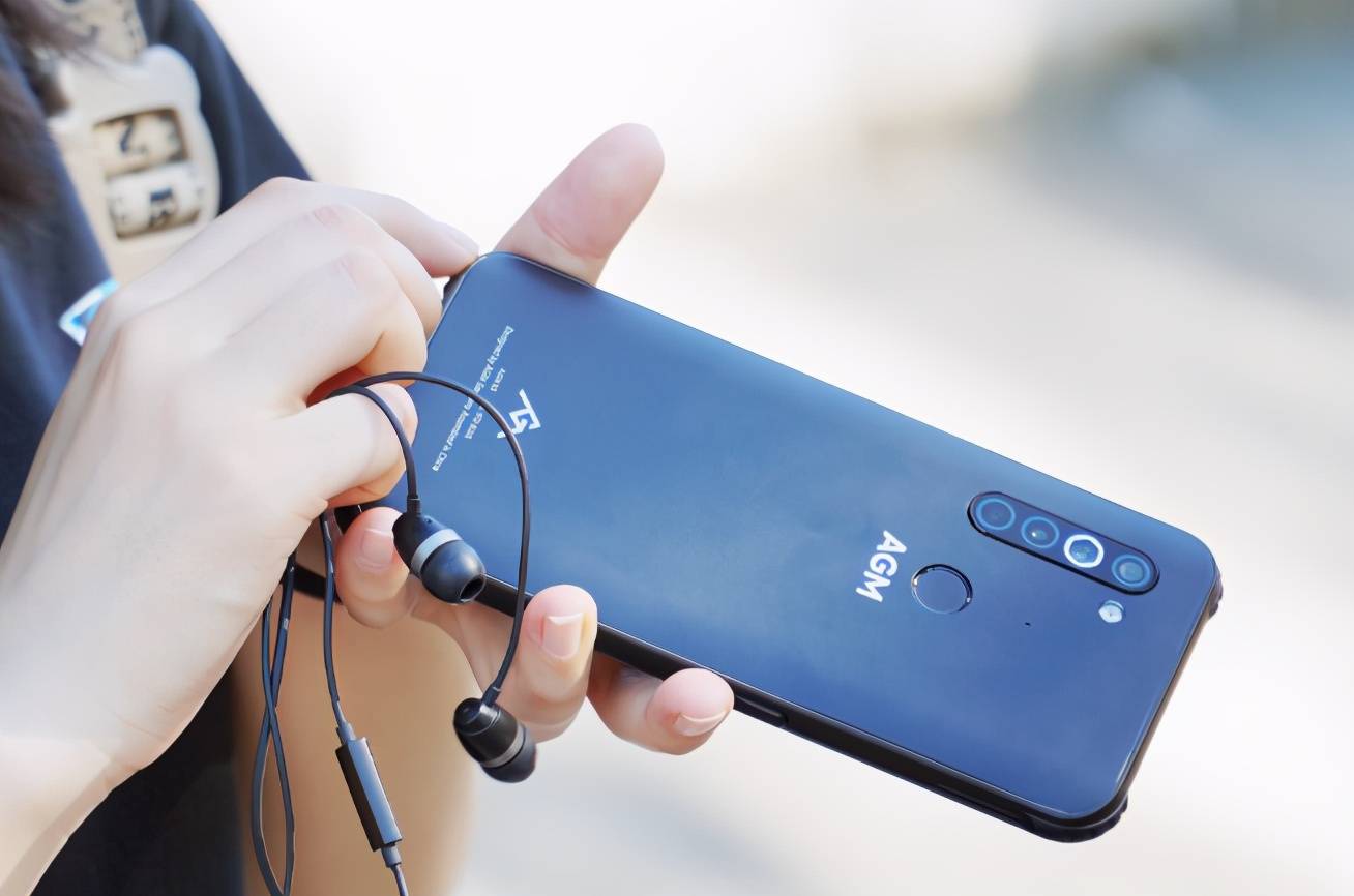 国产三防手机排行榜_搭载纯国产5G芯片,号称“最耐造”户外三防手机,全新发售