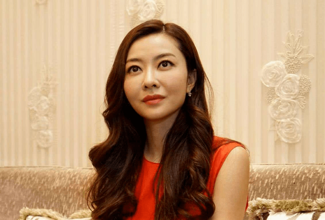 1962年出生的女明星,1975年出生的女明星 1980年出生的20位女明星,现年都40岁了,谁是你心中永远的女神?