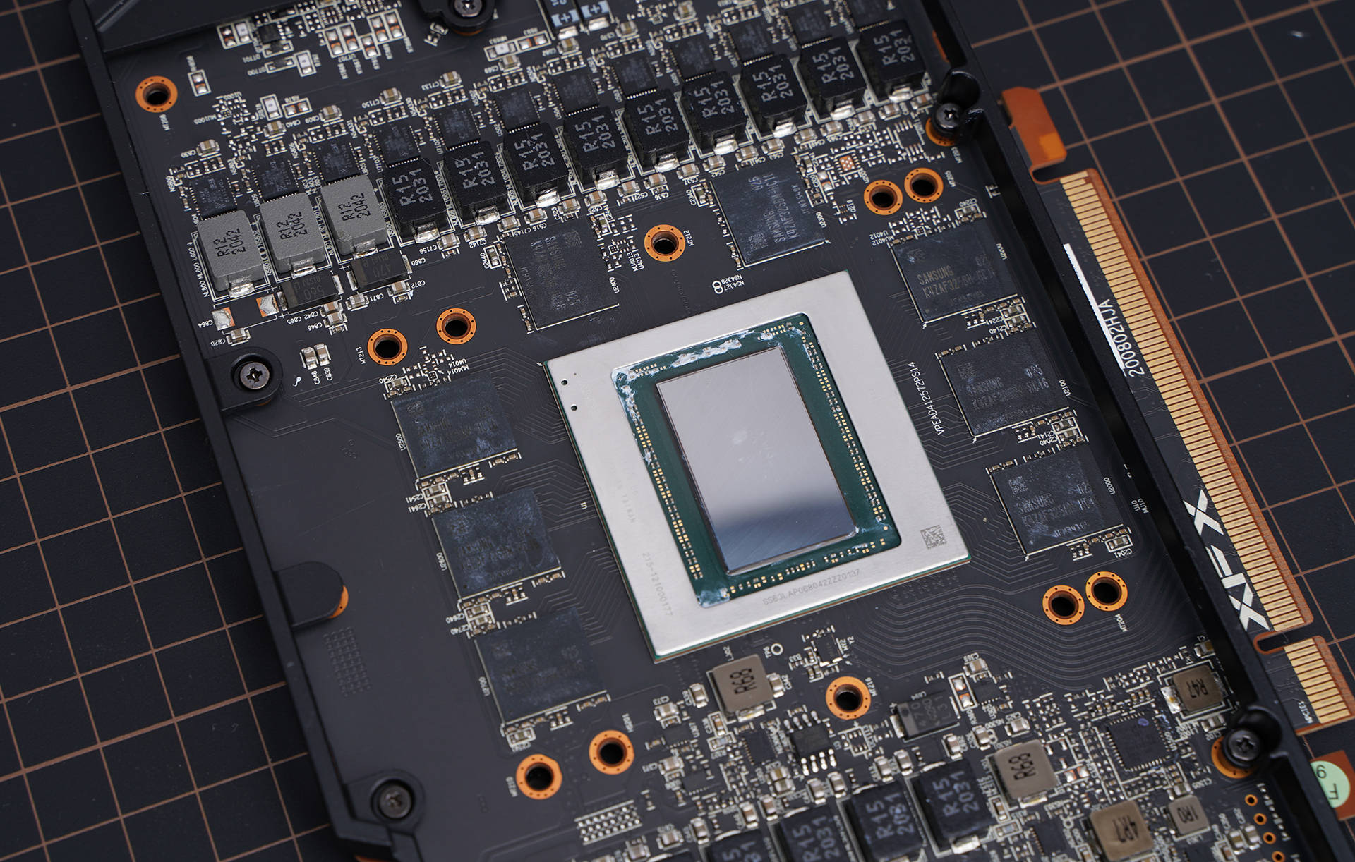 -bit|非公版更强 讯景XFX RX6800 XT海外版显卡评测