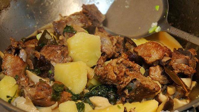 大米饭配土豆豆角 a05fa911d8e84c06b0bb7279789190fb.jpeg