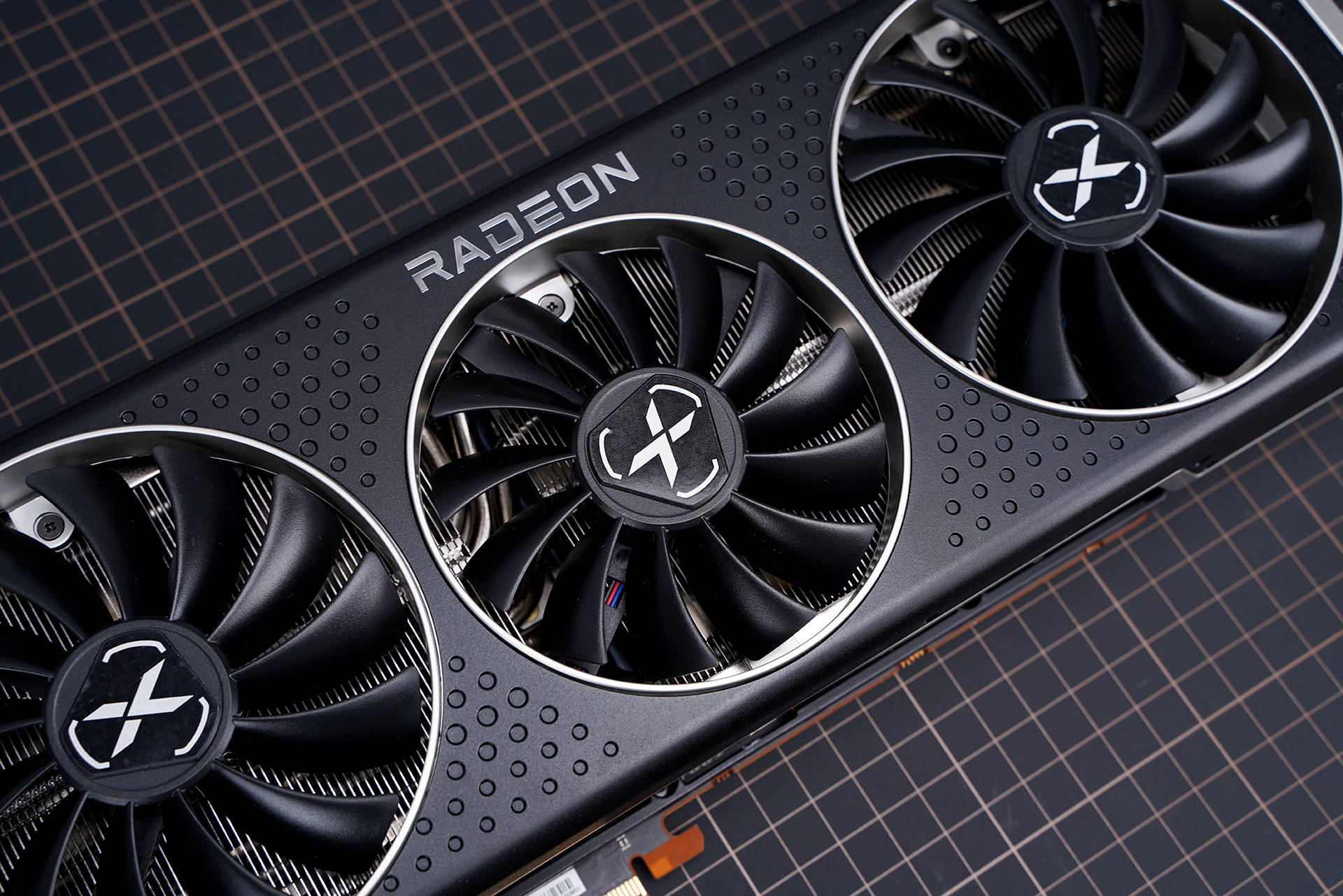 -bit|非公版更强 讯景XFX RX6800 XT海外版显卡评测