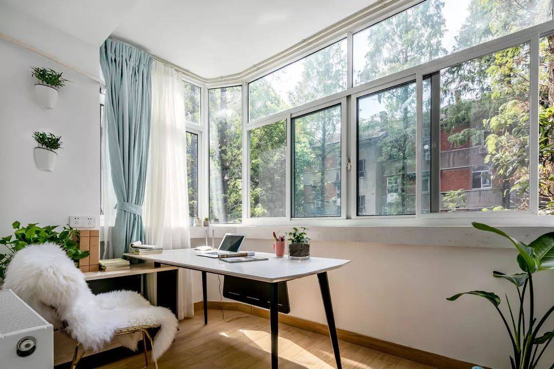 飘窗改造阳台图 66f9f1dc82ff425987d121087f4f093c.jpeg