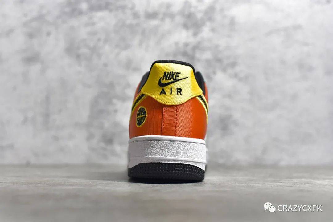 耐克nike air force 1 raygun 空军一号外星人刺绣图腾板鞋 cu8070