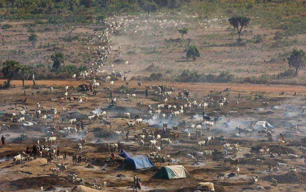 gdp300亿美金国家_江苏gdp破10万亿图片(2)