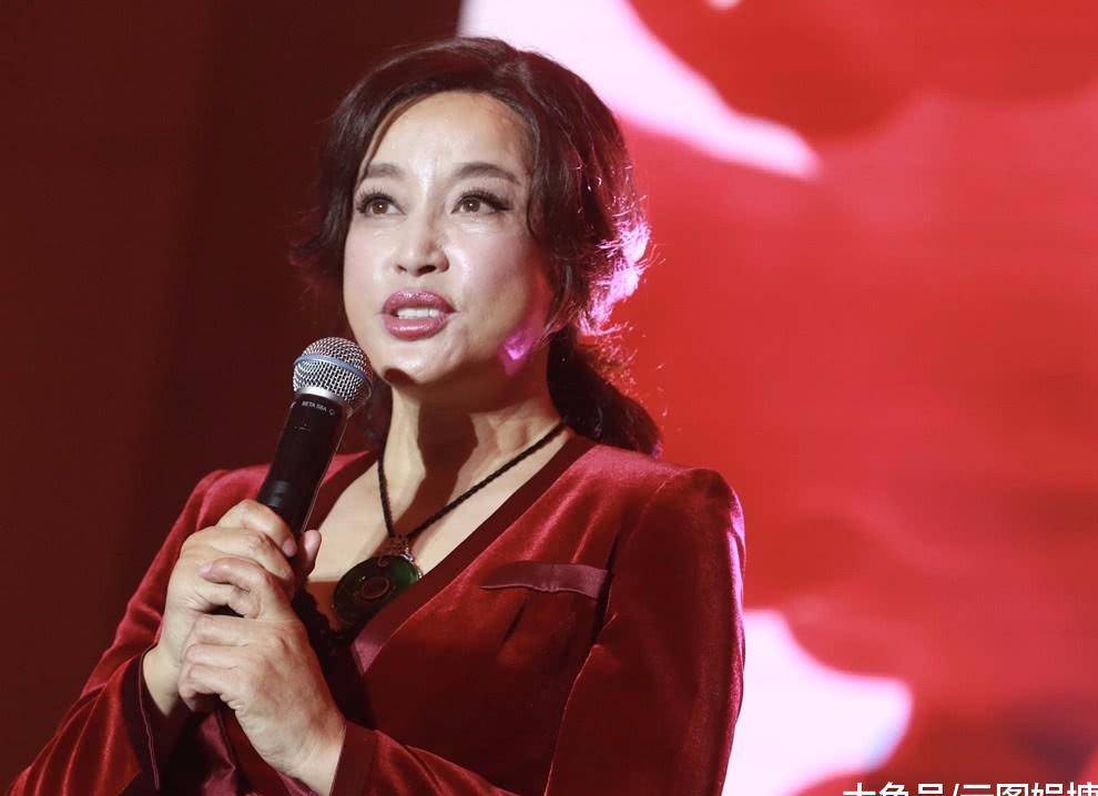 各个年龄段的刘晓庆 636f956147fe4fbfbf80b933f0d74a51.jpeg