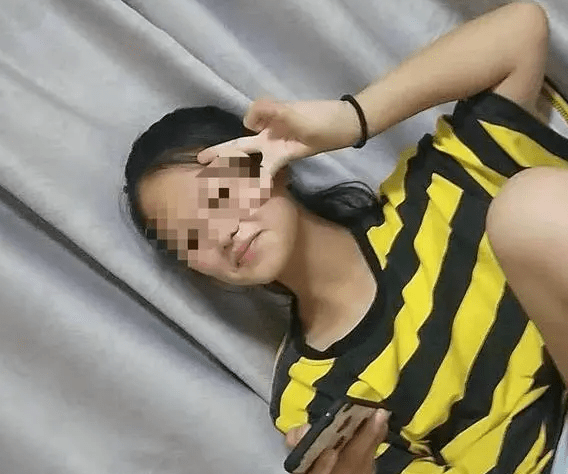 女生直接狂脱内衣裤_女生性感照片内衣裤