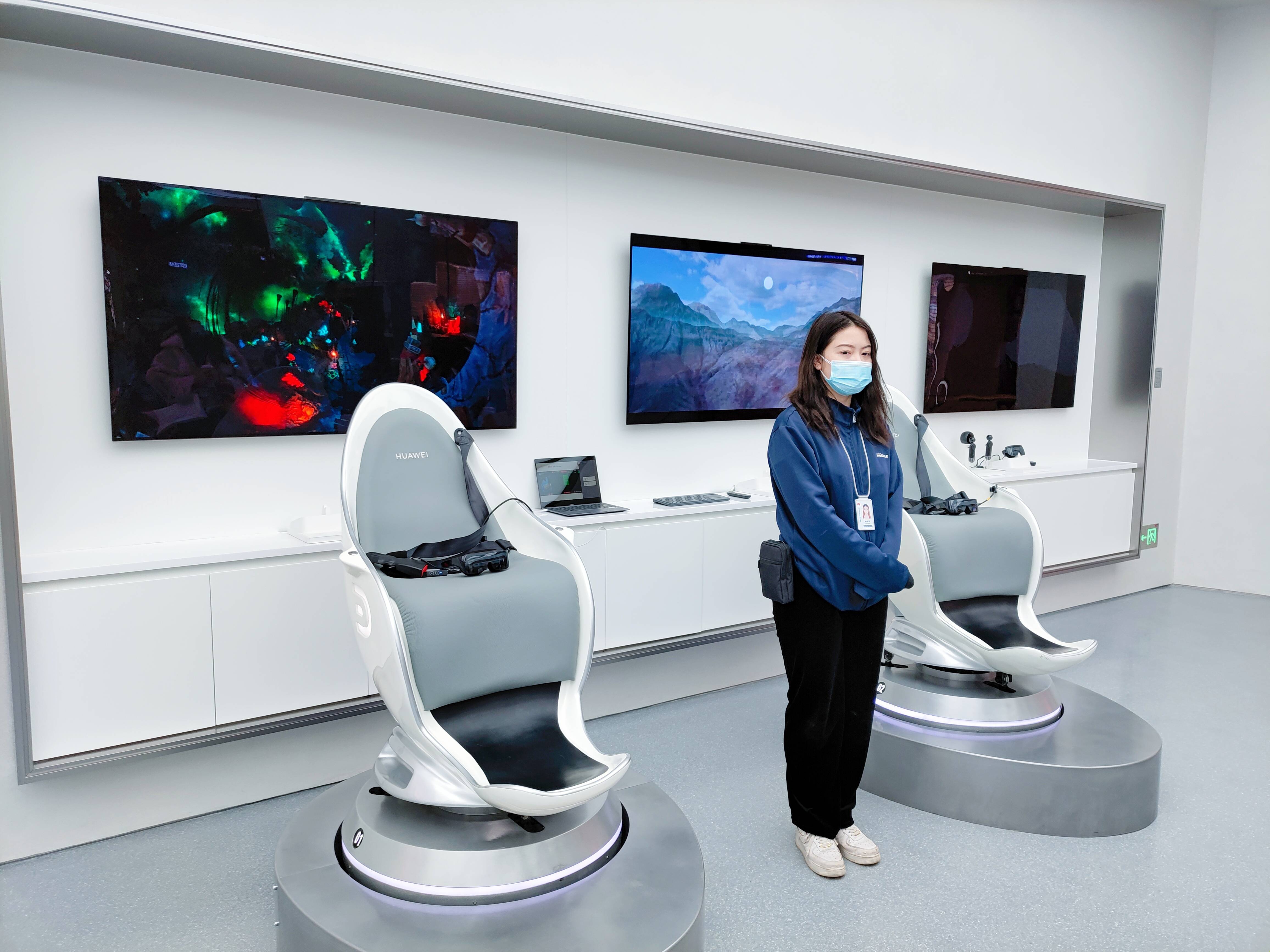 真车、熊猫、全屋智能…即将开业的华为成都旗