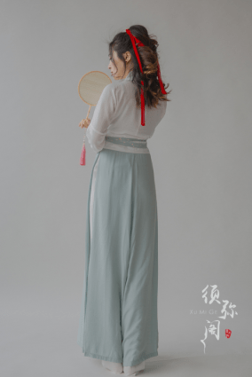 什么时候才可以穿马面裙 42944deb26a0456ab3ec74b52bf5b474.png