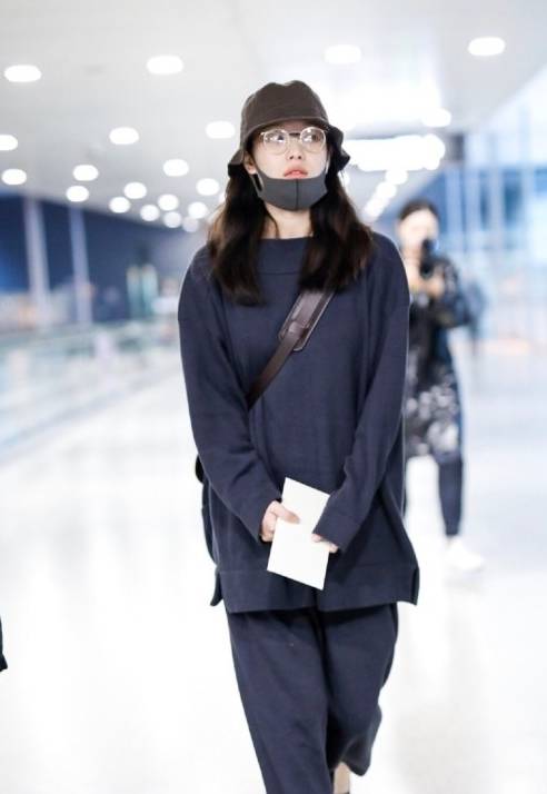 舒适睡衣穿搭睡衣套装 787676613e9e4daabb2811dd6e2a234f.jpeg