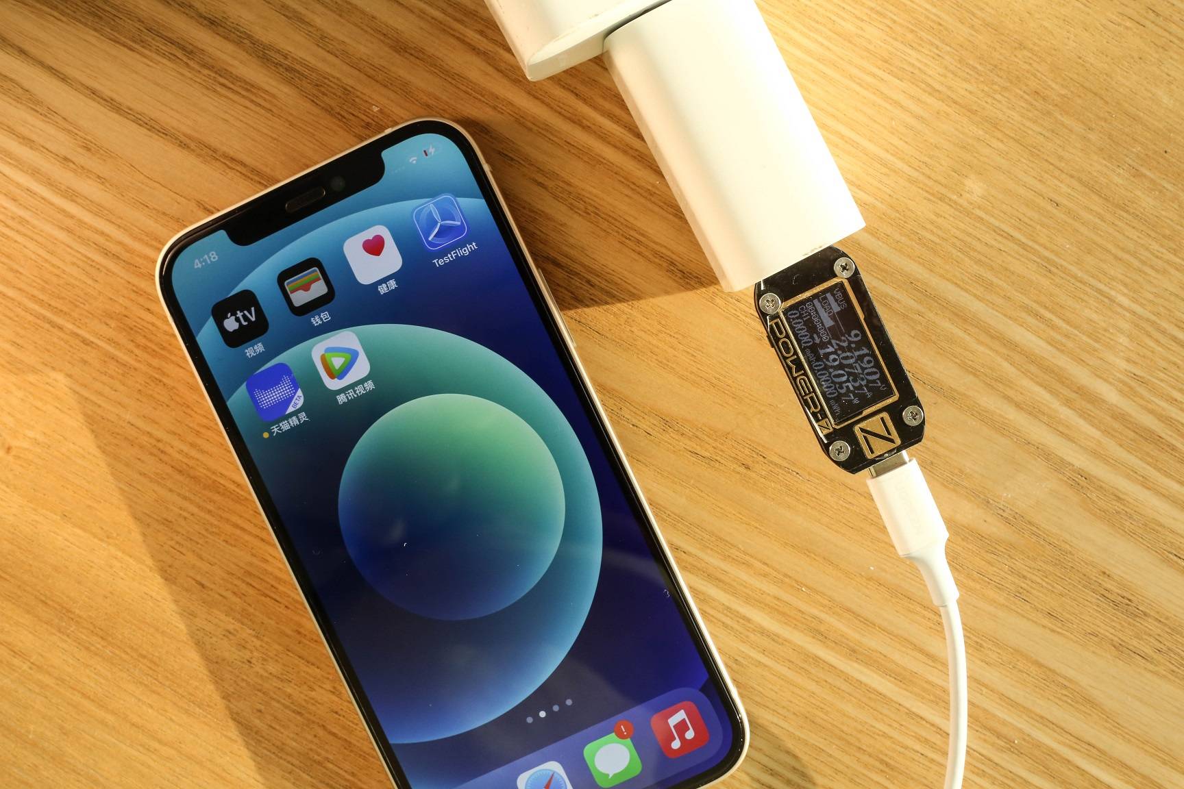iPhone|第三方PD快充到底靠不靠谱？绿联PD20W快充套装开箱评测，真实体验分享！