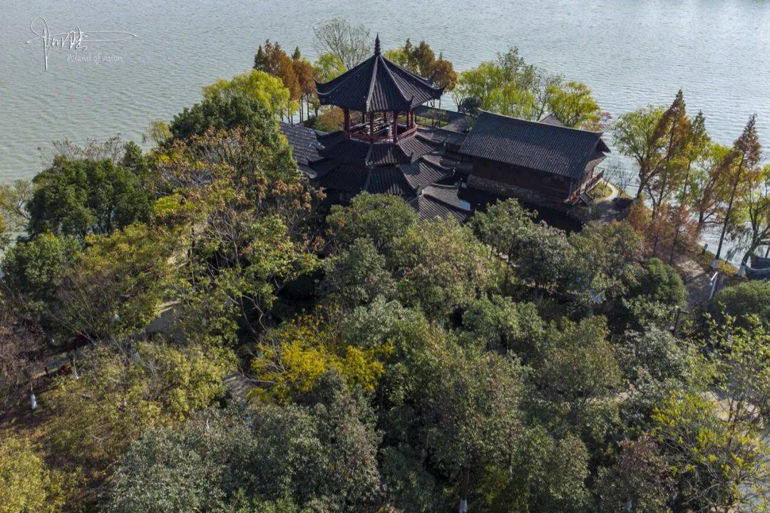 原创在南北湖西北角的蝴蝶岛上山海阁是登高远眺的好地方