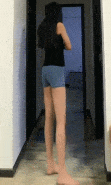 原创搞笑gif段子:你把身材锻炼成这样你家里人知道吗?