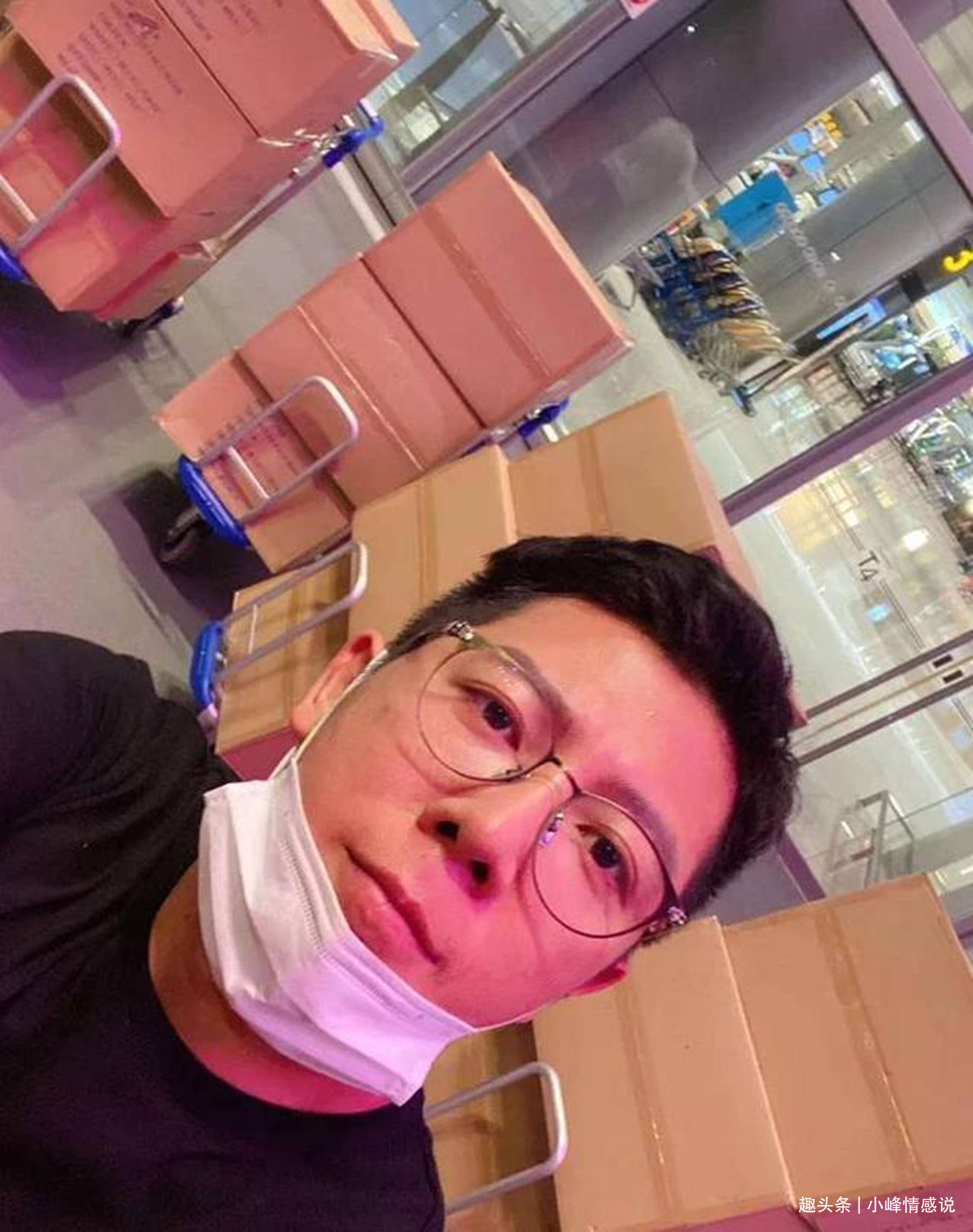 高场扯人口罩_戴口罩的人简笔画(2)