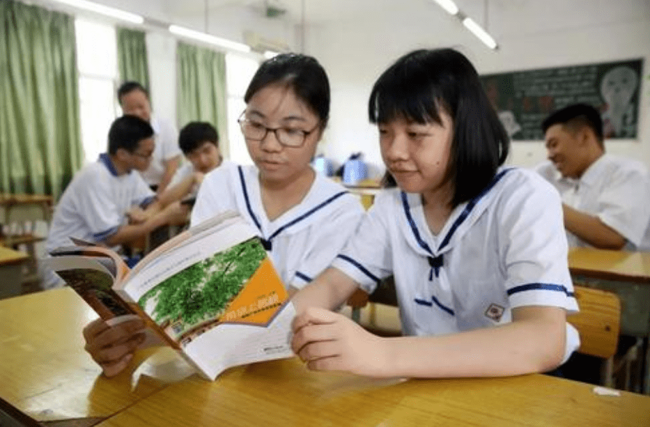 高中学习压力大要想高考成绩高应注意阶段性学习方式