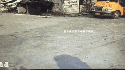 搞笑gif段子谁说乌龟跑的不快的你看这乌龟跑的多快