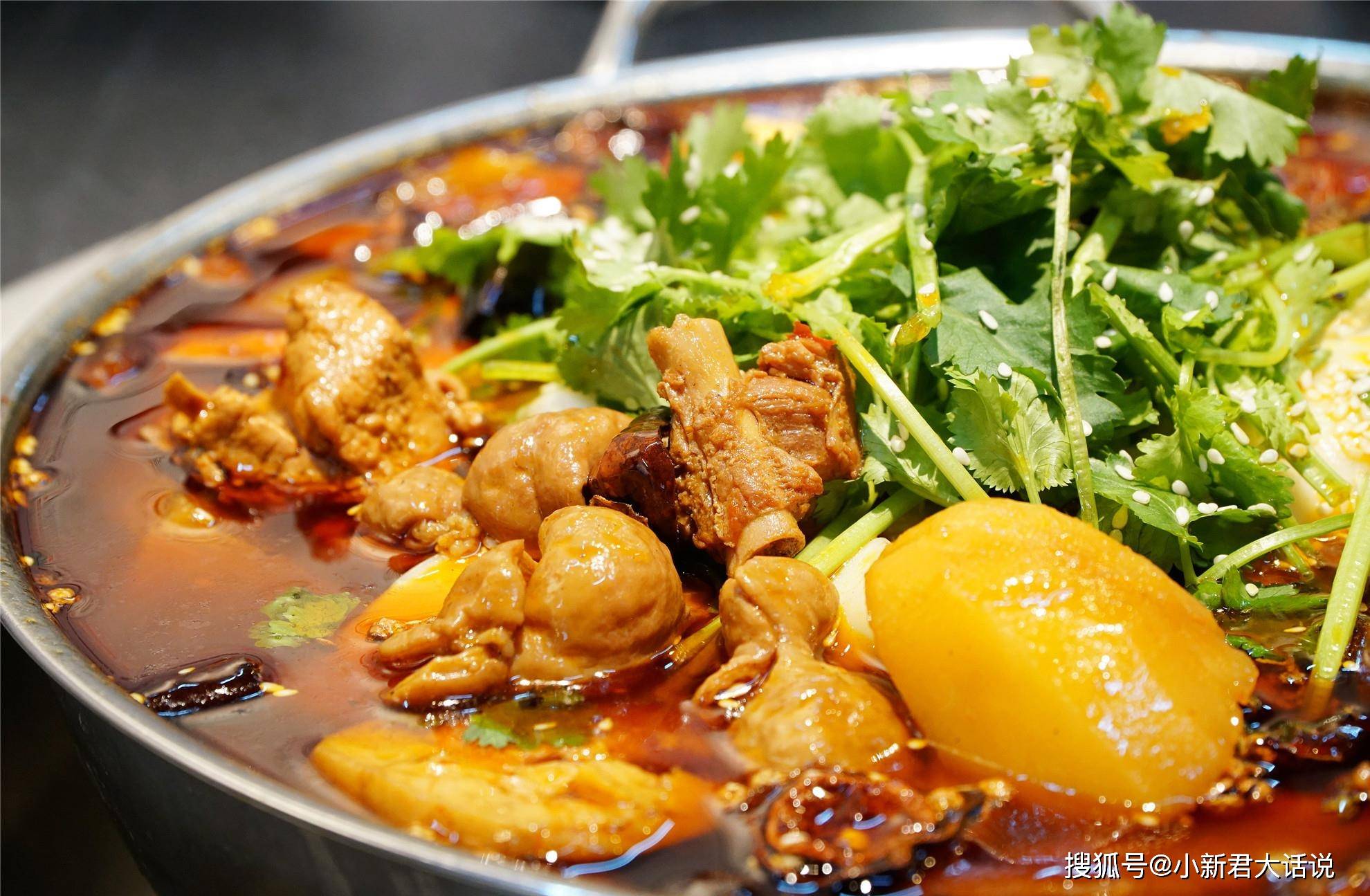 北方人逛吃重庆刚到山城满满一锅红油的肥肠鸡吃还是不吃