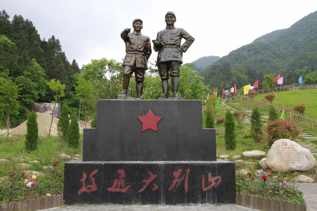 1947年,刘邓大军挺进大别山区的红安,麻城
