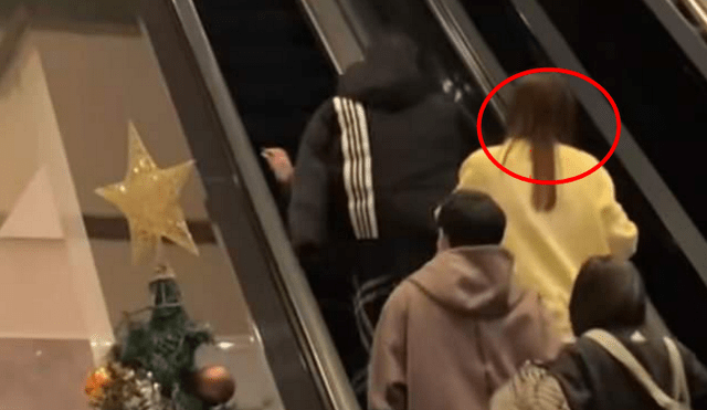 相信很多网友对代拍并不陌生,近两年这个代拍的职业屡屡被明星诟病