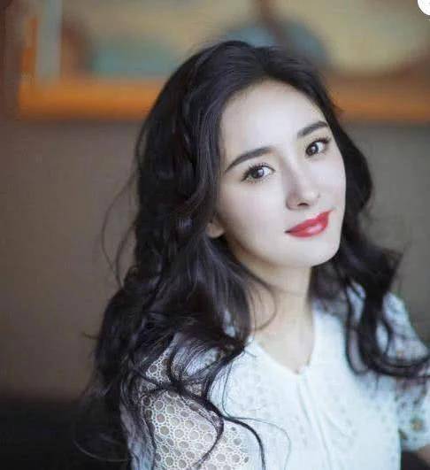惊艳的美少女脸 93520788ed8c4ccc8e7f353f33422e3c.jpeg
