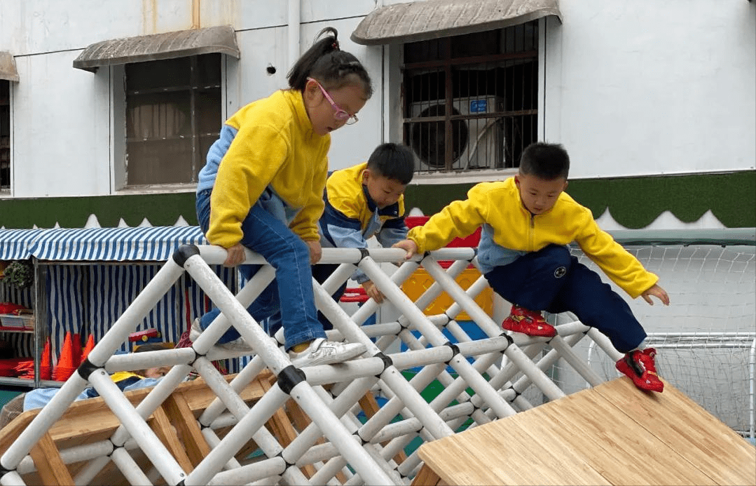 自主游戏绽放童真阜南育新幼儿园户外游戏比赛活动纪实