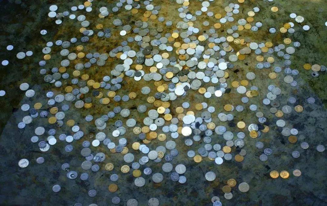 经济总量的收缩_色彩的膨胀与收缩图片(3)