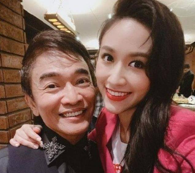 吴宗宪女儿自爆录节目"吃蟑螂",咬掉一半后,直接吸食白色液体