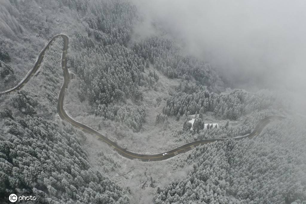 1/ 12 四川德阳,什邡市钟鼎寺,神瀑沟等景区下雪的消息在当地朋友圈